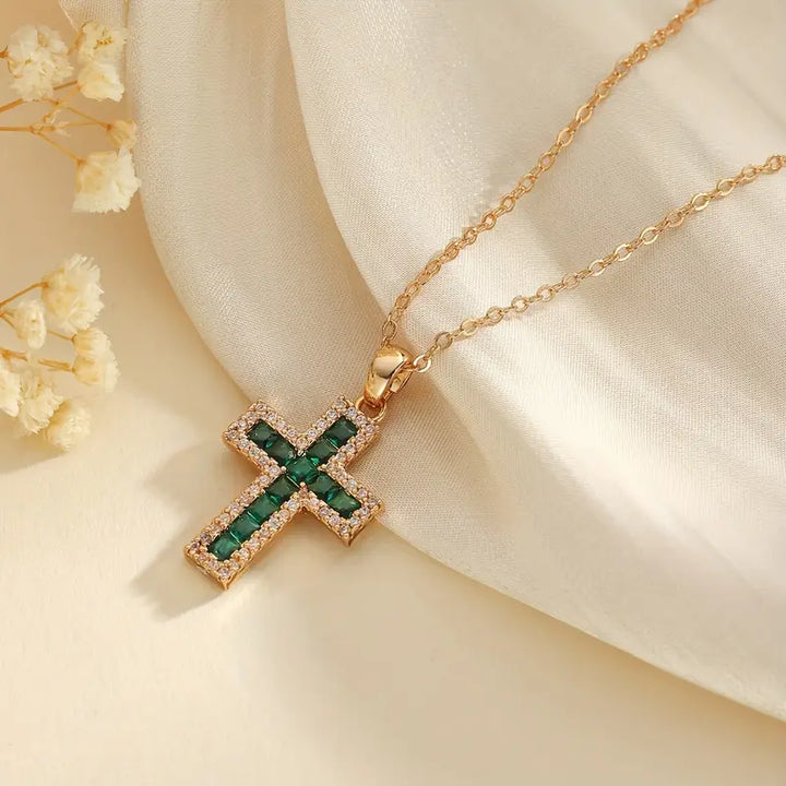 Emerald Cross Pendant Necklace Solène | Gold