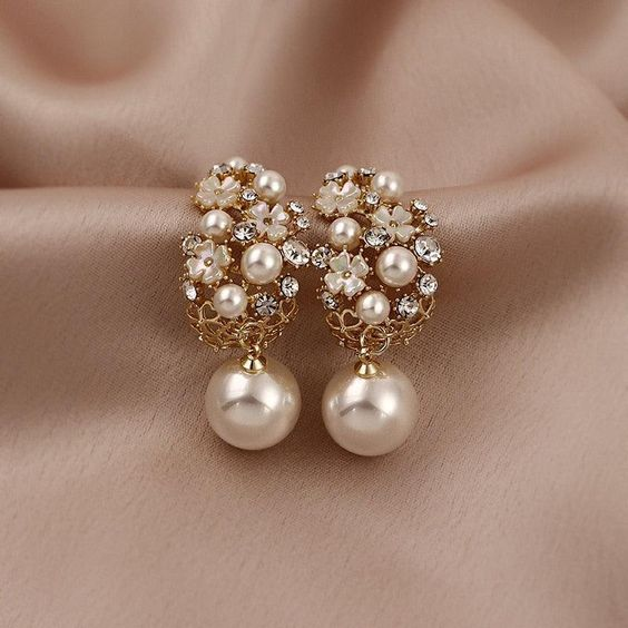 Stunning Elegant Pearl Earrings